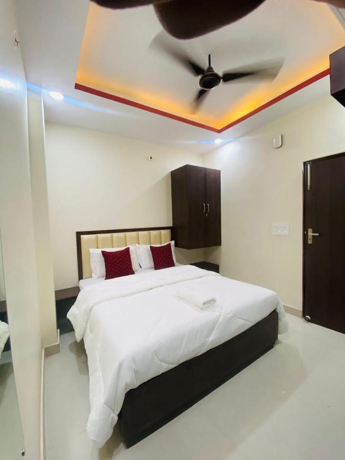Hotel Grill Inn Лакхнау Экстерьер фото